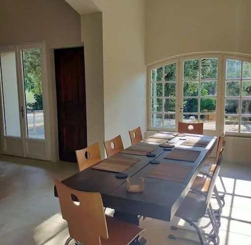 Mas Interieur Renove 4 Piscine Дом отдыха Кастийон-дю-Гар